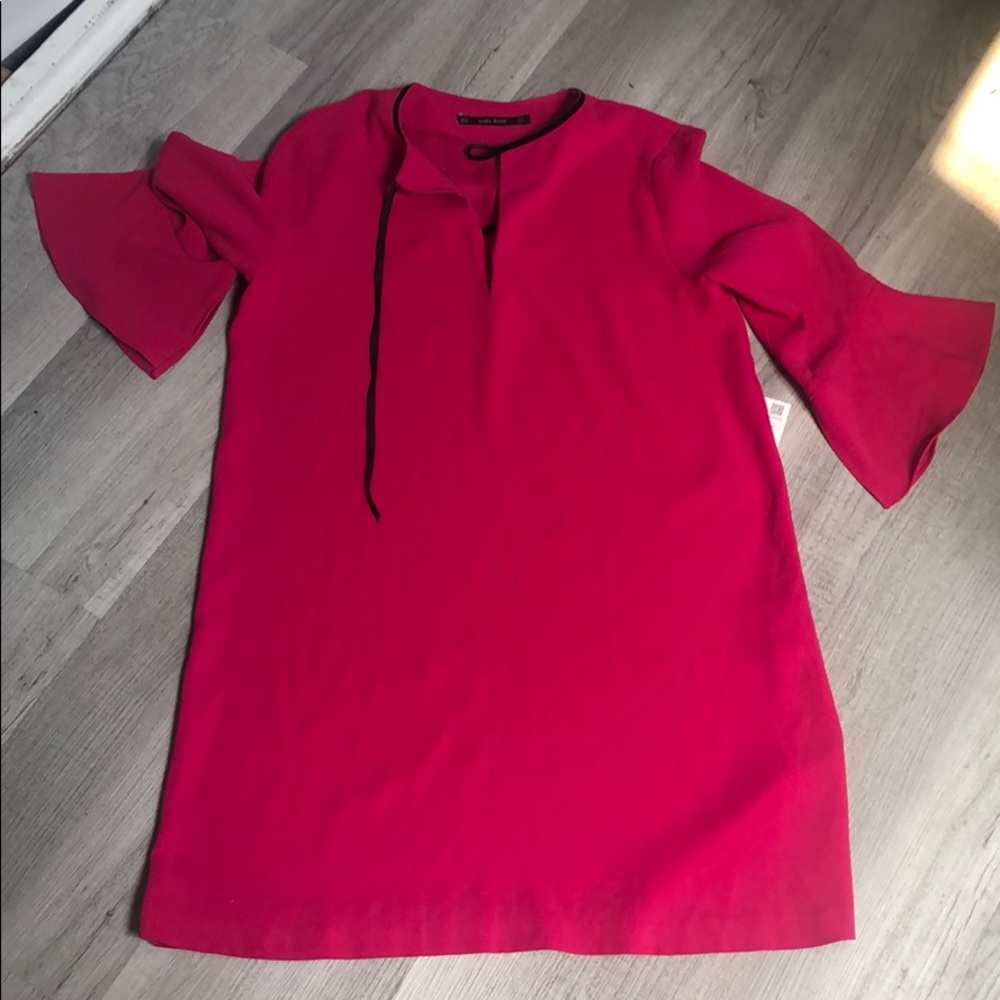 Dress with ruffle sleeve - Picture 2 of 2
